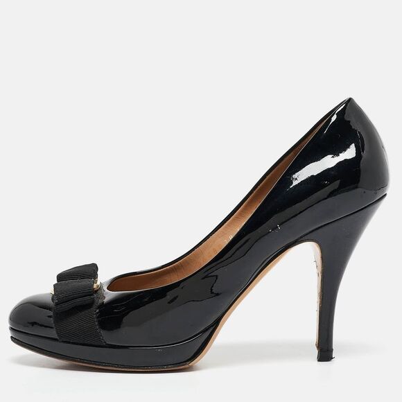 Salvatore Ferragamo Black Patent Leather Vara Bow Pumps Size 37.5